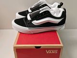 baskets Vans Old Skool noires et blanches