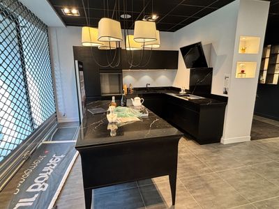 Cuisine d'exposition modèle ALICE, comprenant : Agencement d…