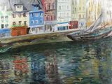 une peinture à l'huile représentant des bateaux dans un port avec des bâtiments à l'arrière-plan