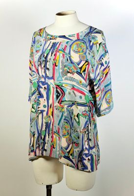 KARL LAGERFELD, blouse en soie fond blanc, décor polychrome …