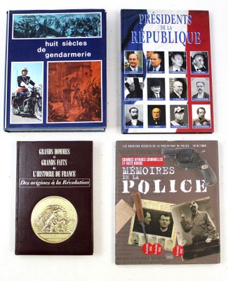 Lot de 4 ouvrages sur l'histoire contemporaine.