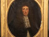 un vieux tableau représentant un homme vêtu d'un manteau noir à col blanc