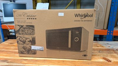 un ordinateur de bureau Whirg-a-Fool flambant neuf, équipé du Wi-Fi et de haut-parleurs intégrés