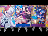 de nombreuses cartes d'anime exposées les unes à côté des autres