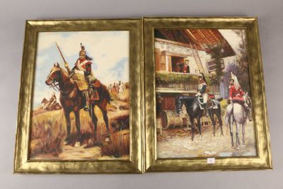 deux tableaux encadrés représentant des hommes à cheval devant un bâtiment
