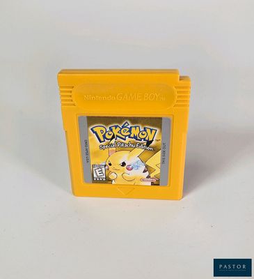 un gros plan sur le boîtier d'un jeu pour la Nintendo Game Boy jaune
