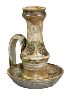 A.H. probablement Vallauris - BOUGEOIR A MAIN en faïence à d…