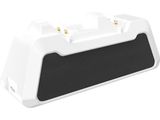 un gros plan d'une enceinte blanche et noire sur fond blanc
