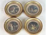 quatre petits tableaux ronds représentant une femme et un homme posés sur une table
