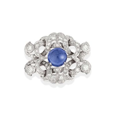 une broche en saphir et diamants