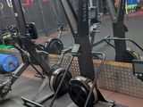 a lot of machines that are in the gym