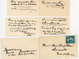 gros plan d'une feuille de papier sur laquelle on peut lire une écriture manuscrite