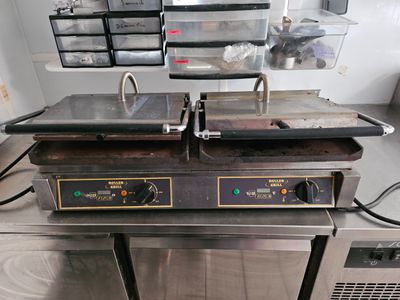 an image of a commercial fryer in a commercial kitchen