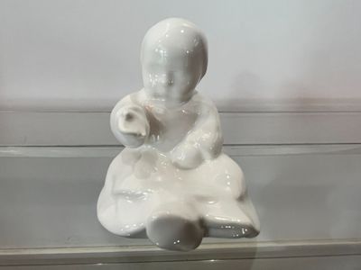 SAVIGNY Berthe (1882-1958) : SUJET en faïence émaillée blanc…