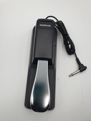 un téléphone portable posé sur une table