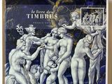 une photo d'un livre sur laquelle figure un groupe de personnes