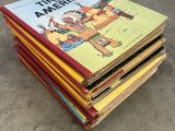 une pile de livres pour enfants empilés les uns sur les autres