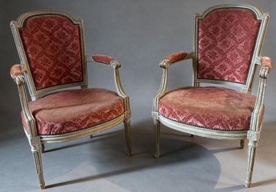 paire de chaises avec revêtement rouge revêtement rouge revêtement rouge revêtement rouge revêtement rouge revêtement rouge revêtement rouge revêtement rouge revêtement rouge