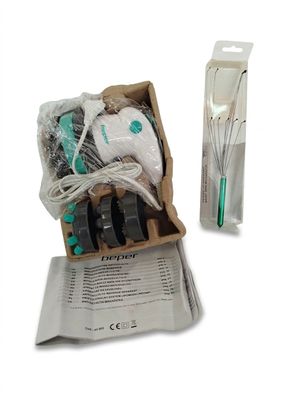 une boîte contenant une brosse à dents et d'autres objets