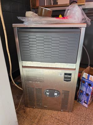 a machine that is sitting on top of a counter