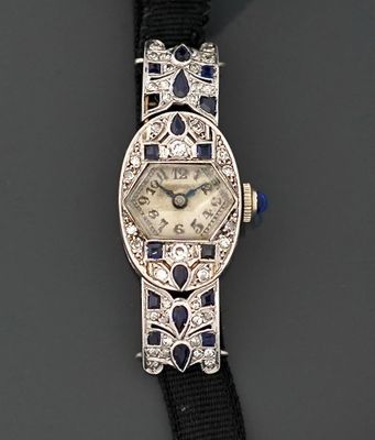 Montre de dame époque Art Déco en platine 850 millièmes à mo…