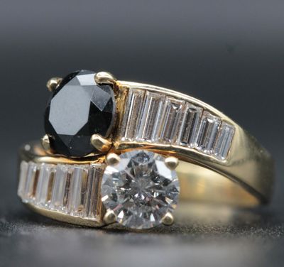 Bague Chevalière En Or Jaune 18K Avec Diamants - Taille 54 - Occasion