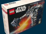 une boîte contenant un ensemble Lego Star Wars