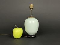 Lampe en porcelaine céladon. (photo 2)
