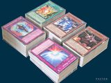 beaucoup de cartes empilées les unes sur les autres
