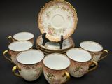 une image représentant un service de six tasses et soucoupes