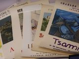 un grand nombre de livres empilés les uns sur les autres