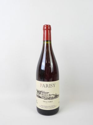 une photo d'une bouteille de vin sur fond blanc