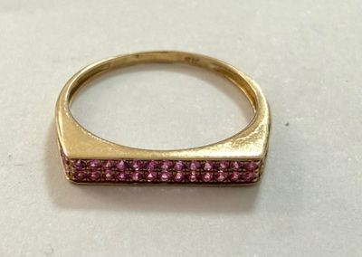 Bague en or blanc 9k 375°/°°, poinçon 375, sertie de saphirs…