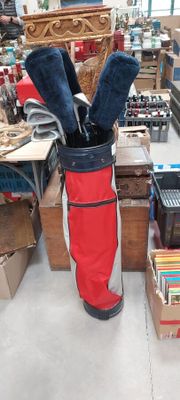 Sac de golf composé de 11 clubs de marque LANCER avec 3 prot…