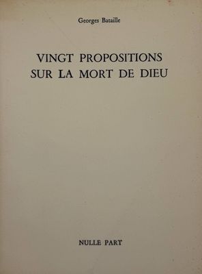 la couverture d'un livre avec une image en noir et blanc