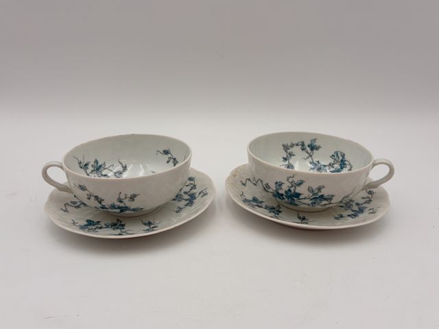 Bernardaud Limoges : deux déjeuners en porcelaine blanche à décor...