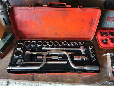 Boite à douilles FACOM - Photo 1