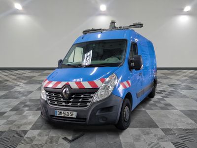 la photo d'une camionnette bleue avec une bande rouge et blanche sur le côté