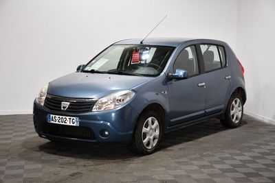 VP DACIA SANDERO 1.2 75CH LAUREATE - Dmec : 26/05/2010-10838…