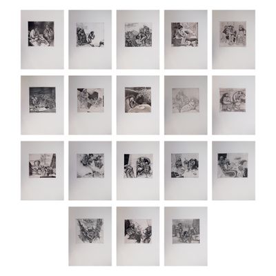 photographie en noir et blanc représentant une série de photographies accrochées à un mur blanc