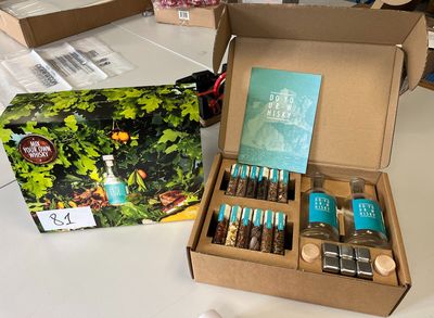 50 coffrets « DO YOUR WHISKY », avec deux flacons et épices. Péremptio - Photo 1