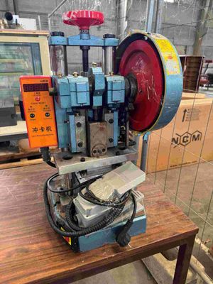 an image of a machine that is sitting on a table