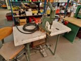 a machine that is sitting on a table in a room