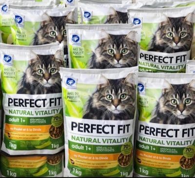 Lot de 18 paquets de croquettes pour chat perfect fit de 1 k…