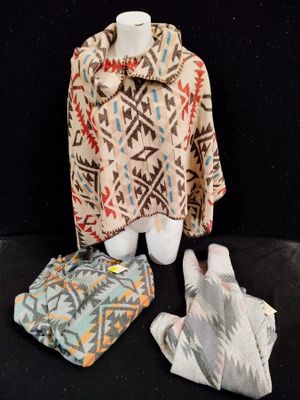 lot de 14 ponchos de marque LIB NEW YORK - différents colori…