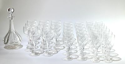LALIQUE France. Service de verres en cristal, modèle « Tuile…