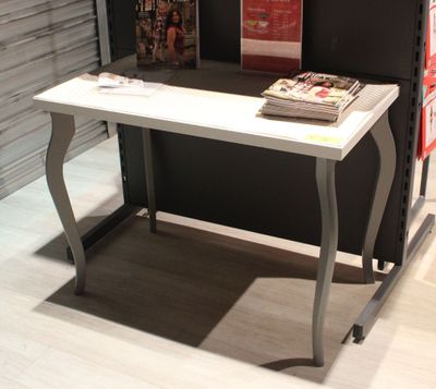 Table d'appoint de style Louis XV L100*P60*H74cm