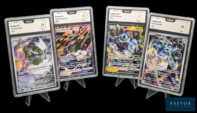 quatre types différents de cartes Pokémon exposées sur un fond noir