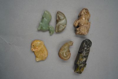 Asie. Réunion de six statuettes en pierre dure à sujet anima…