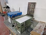 a machine that is sitting on a table in a room